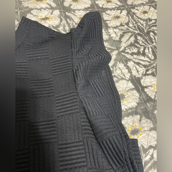 Black Boutique Textured Sleeveless Top and Shorts Set - Picture 6 of 7